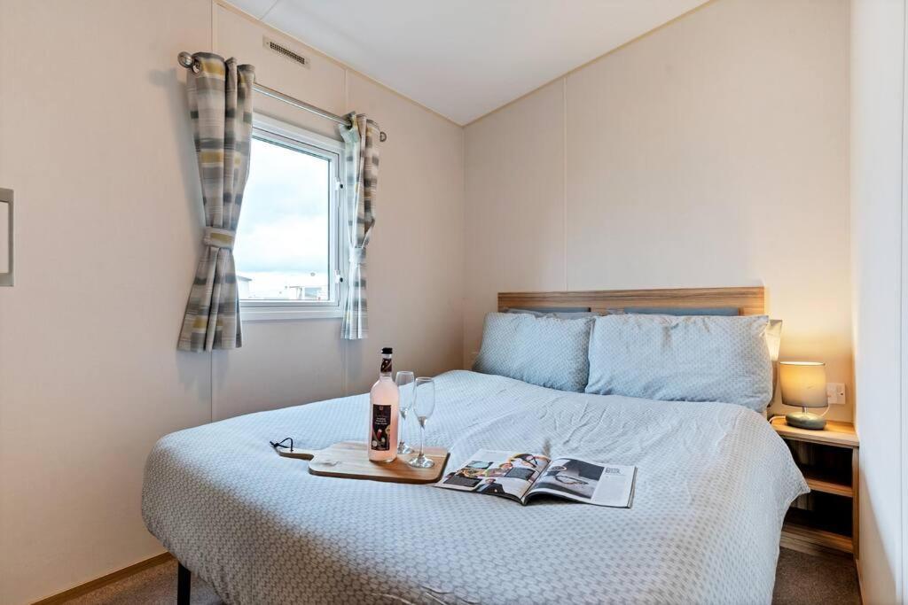 Tattershall Lakes: Sally'S Superior Stay Dış mekan fotoğraf